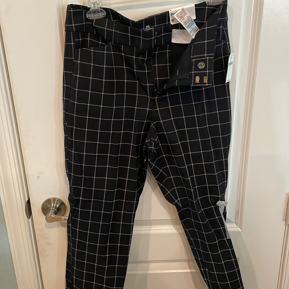 Women NWT Old Navy High Rise Pixie pants